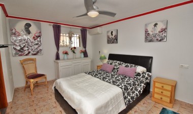 Resale - Villa - Orihuela Costa - Villamartín