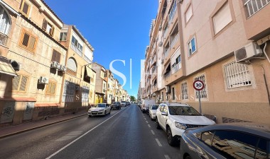 Resale - Apartment / flat - Torrevieja - Acequion