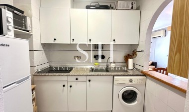 Resale - Apartment / flat - Torrevieja - Acequion