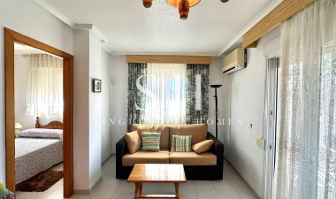 Resale - Apartment / flat - Torrevieja - Acequion