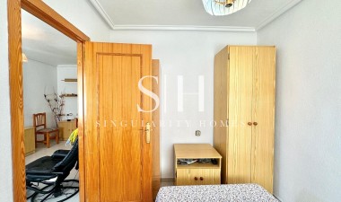 Resale - Apartment / flat - Torrevieja - Acequion