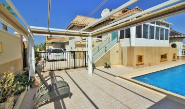 Resale - Villa - Orihuela Costa - Villamartín