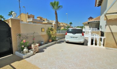 Resale - Villa - Orihuela Costa - Villamartín