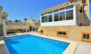 Resale - Villa - Orihuela Costa - Villamartín