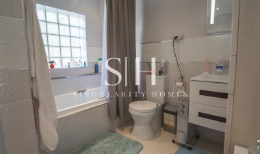 Resale - Villa - Las Ramblas Golf - Calle Mayor