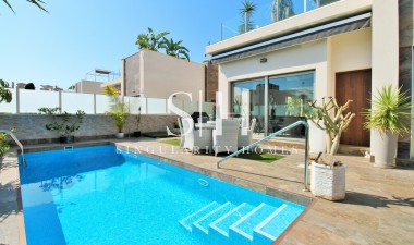 Resale - Villa - Villamartin