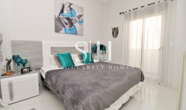 Resale - Villa - Villamartin