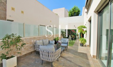 Resale - Villa - Villamartin