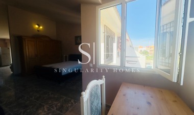 Resale - Apartment / flat - Torrevieja - CORTES VALENCIANAS