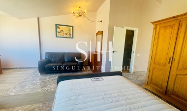 Resale - Apartment / flat - Torrevieja - CORTES VALENCIANAS