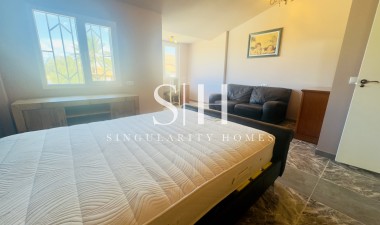 Resale - Apartment / flat - Torrevieja - CORTES VALENCIANAS