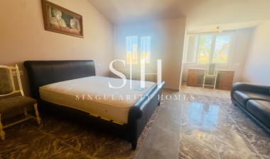 Resale - Apartment / flat - Torrevieja - CORTES VALENCIANAS