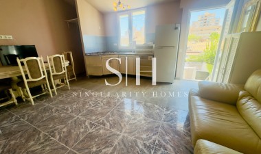 Resale - Apartment / flat - Torrevieja - CORTES VALENCIANAS