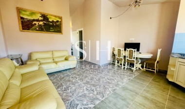 Resale - Apartment / flat - Torrevieja - CORTES VALENCIANAS