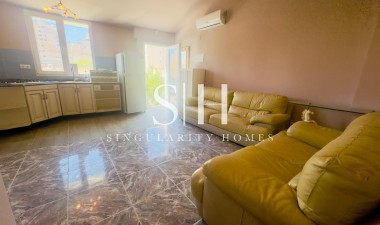 Resale - Apartment / flat - Torrevieja - CORTES VALENCIANAS