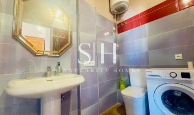 Resale - Apartment / flat - Torrevieja - CORTES VALENCIANAS