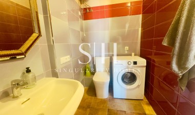 Resale - Apartment / flat - Torrevieja - CORTES VALENCIANAS