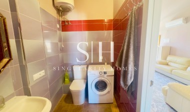 Resale - Apartment / flat - Torrevieja - CORTES VALENCIANAS