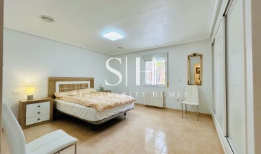 Herverkoop - Villa - Orihuela Costa - Orihuela