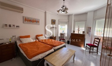 Återförsäljning - Villa - Orihuela Costa - Costa Blanca