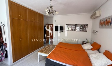 Återförsäljning - Villa - Orihuela Costa - Costa Blanca