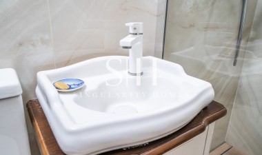 Återförsäljning - Bungalow - Torrevieja - La Mata