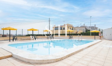 Återförsäljning - Bungalow - Torrevieja - La Mata