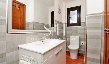 Odsprzedaż - Mieszkanie w bloku - Orihuela Costa - Punta Prima