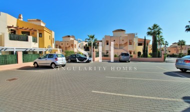 Odsprzedaż - Mieszkanie w bloku - Orihuela Costa - Punta Prima