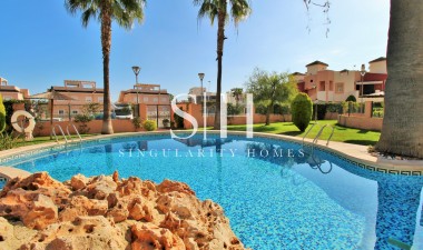 Odsprzedaż - Mieszkanie w bloku - Orihuela Costa - Punta Prima