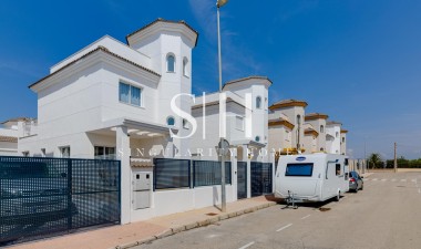 Новое здание - Villa - San Fulgencio - El Oasis