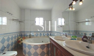 Перепродажа - Villa - Torrevieja - La Siesta - El Salado - Torreta