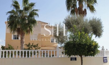 Перепродажа - Villa - Torrevieja - La Siesta - El Salado - Torreta