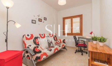 Återförsäljning - Villa - Orihuela Costa - Playa Flamenca