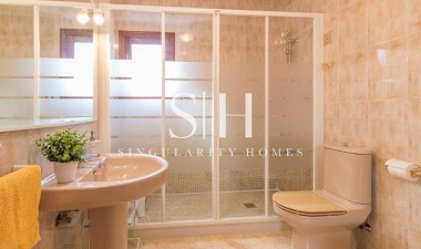 Återförsäljning - Villa - Orihuela Costa - Playa Flamenca