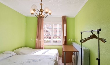 Återförsäljning - Lägenhet / lägenhet - Torrevieja - Playa De Los Naufragos