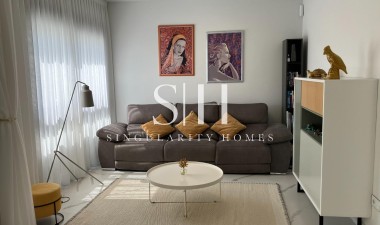 Resale - Bungalow - San Miguel de Salinas - Las Colinas