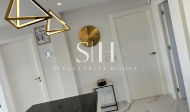 Resale - Bungalow - San Miguel de Salinas - Las Colinas