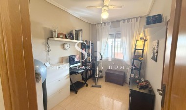 Wiederverkauf - Villa - Torrevieja - El Limonar