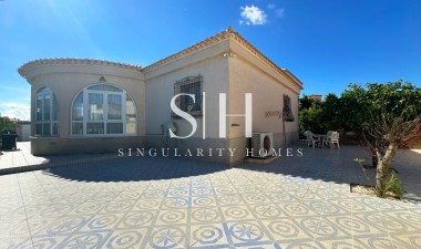 Herverkoop - Villa - Orihuela Costa - Costa Blanca