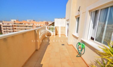 Odsprzedaż - Mieszkanie w bloku - Torrevieja - Playa del Cura