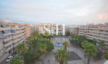 Odsprzedaż - Mieszkanie w bloku - Torrevieja - Playa del Cura