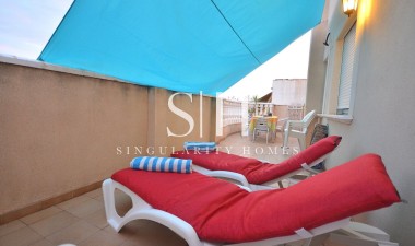 Odsprzedaż - Mieszkanie w bloku - Torrevieja - Playa del Cura