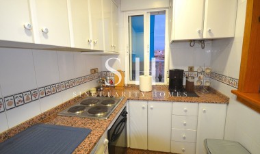 Odsprzedaż - Mieszkanie w bloku - Torrevieja - Playa del Cura