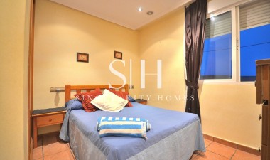 Odsprzedaż - Mieszkanie w bloku - Torrevieja - Playa del Cura