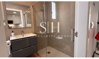 Odsprzedaż - Mieszkanie w bloku - Villamartin