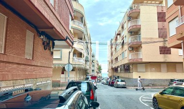 Resale - Apartment / flat - Torrevieja - Centro