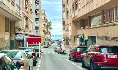 Resale - Apartment / flat - Torrevieja - Centro