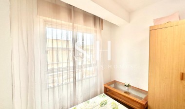 Resale - Apartment / flat - Torrevieja - Centro