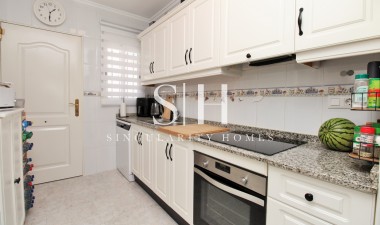 Resale - Villa - Villamartin